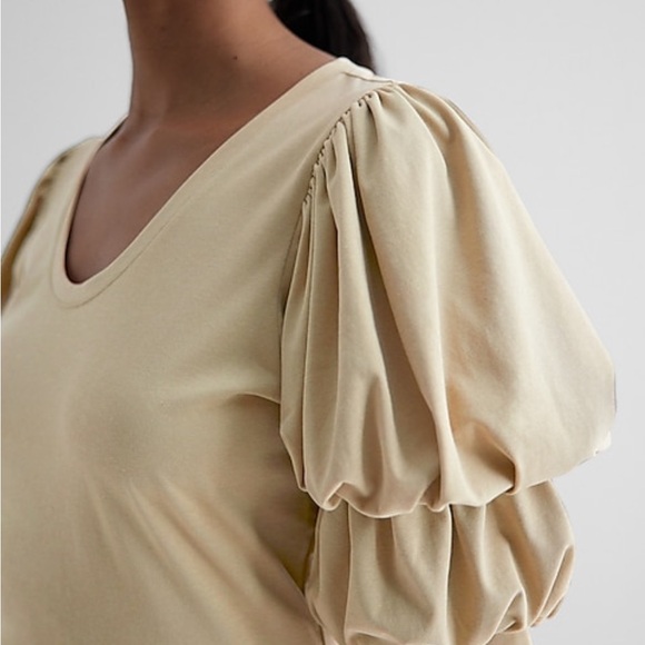 Express Skimming scoop neck puffed sleeve tee sz S NWT. Pale greenish co… - Picture 4 of 9